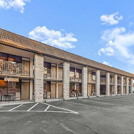 Stonegate Lodge King Bed Wifi Roku Tv Salt Water Pool Room #203 Юрика-Спрінгс Екстер'єр фото